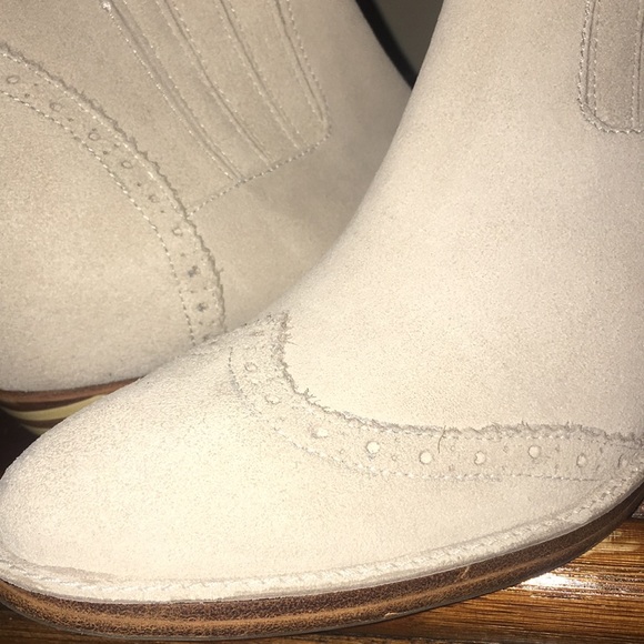 80%20 New 7.5 booties, light cream/beige color - Picture 7 of 8